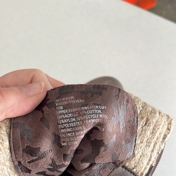 New White Mountain Boots. Size 10. - Picture 3 of 5